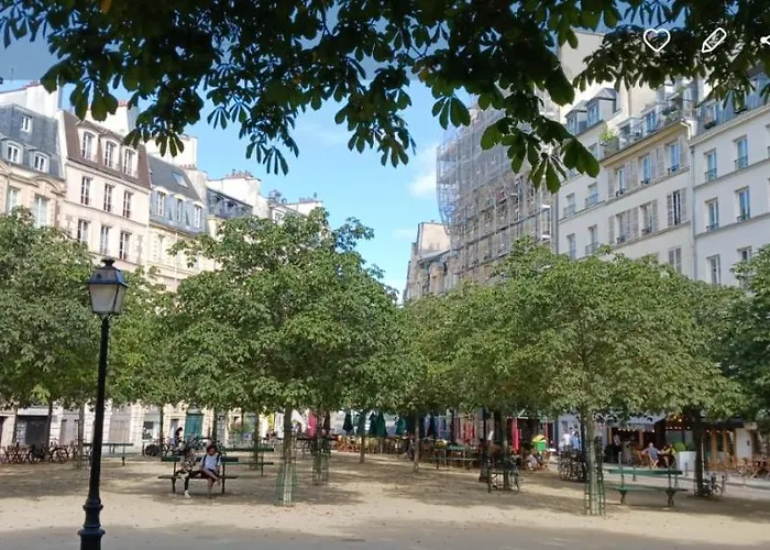 Emily In Apartmán Paříž