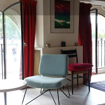 Emily In Appartement *